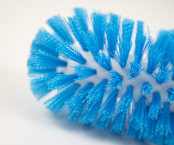 75mmØ Medium Crimped Fill Plastic Core Tube Brush - B1529/75 - Image 3
